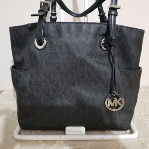 Michael Kors Jet Set Black Signature Tote